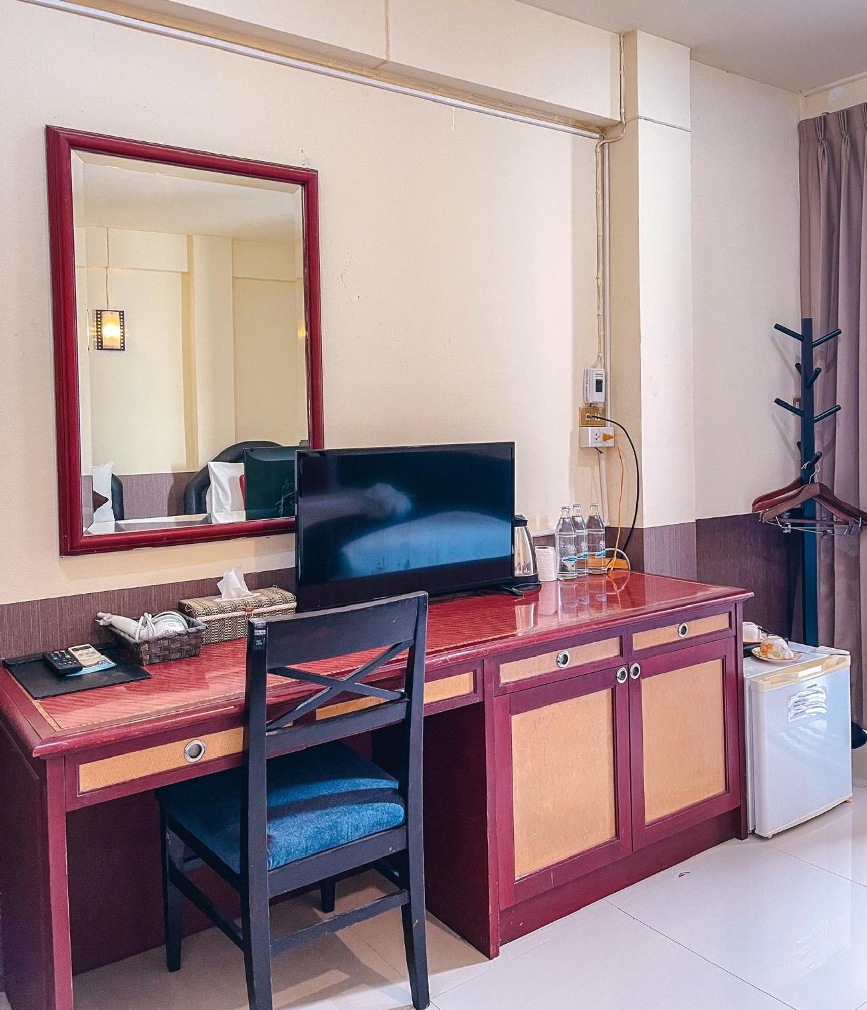 Baik Suite Bangkok Esterno foto