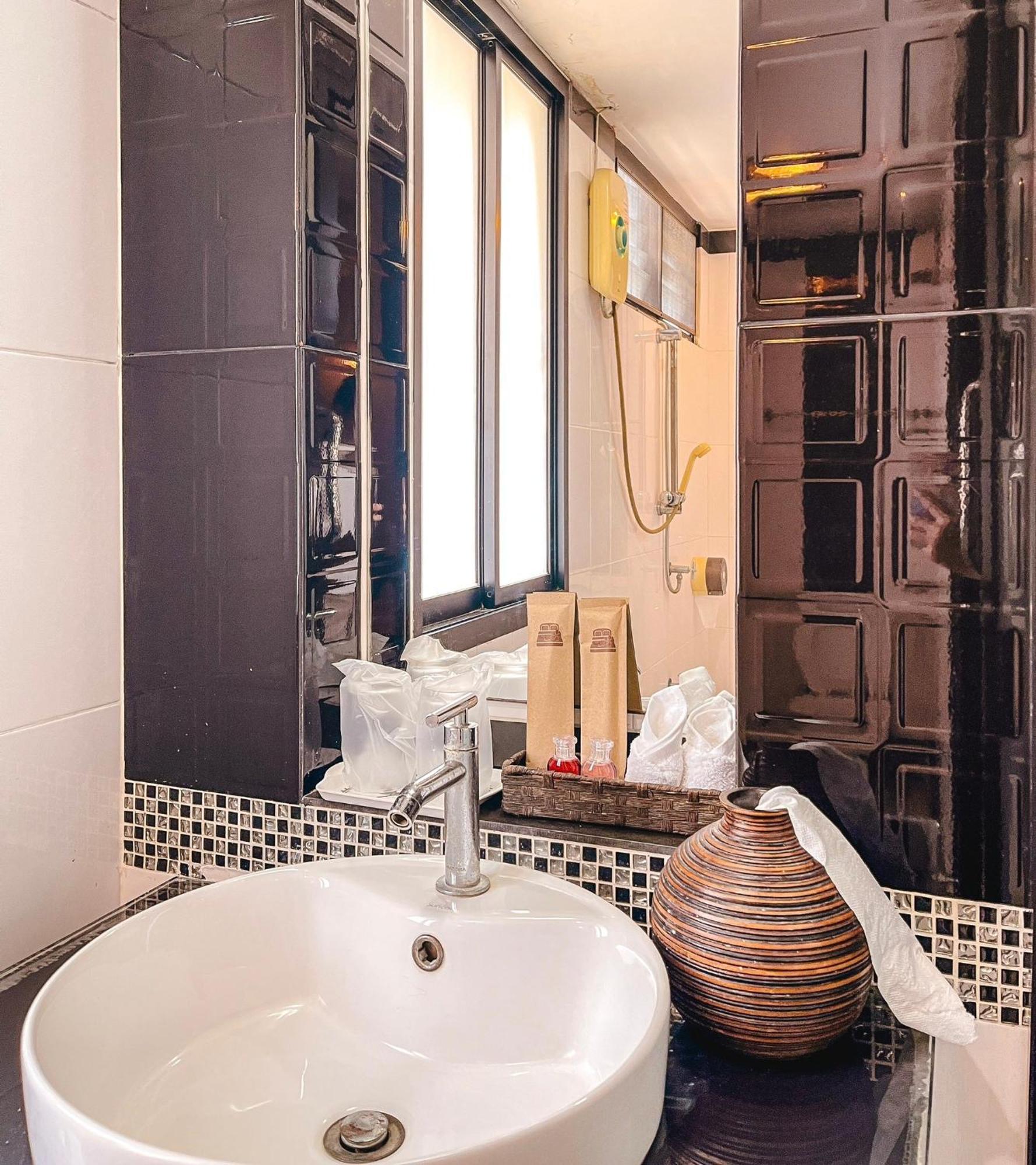Baik Suite Bangkok Esterno foto
