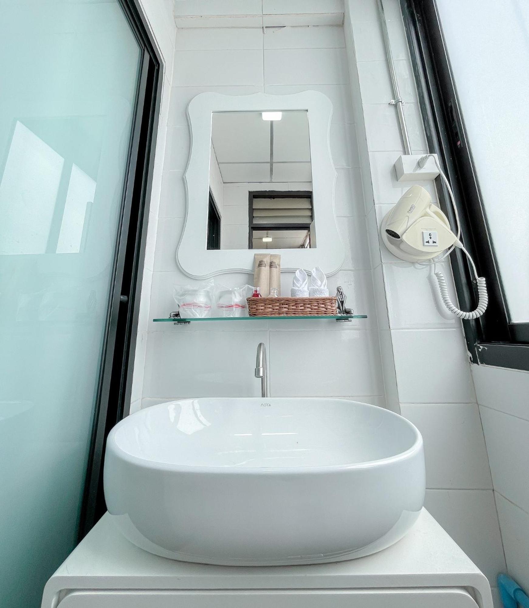 Baik Suite Bangkok Esterno foto