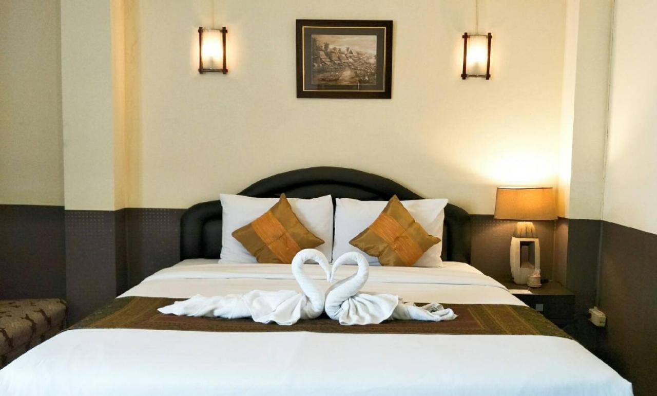Baik Suite Bangkok Esterno foto